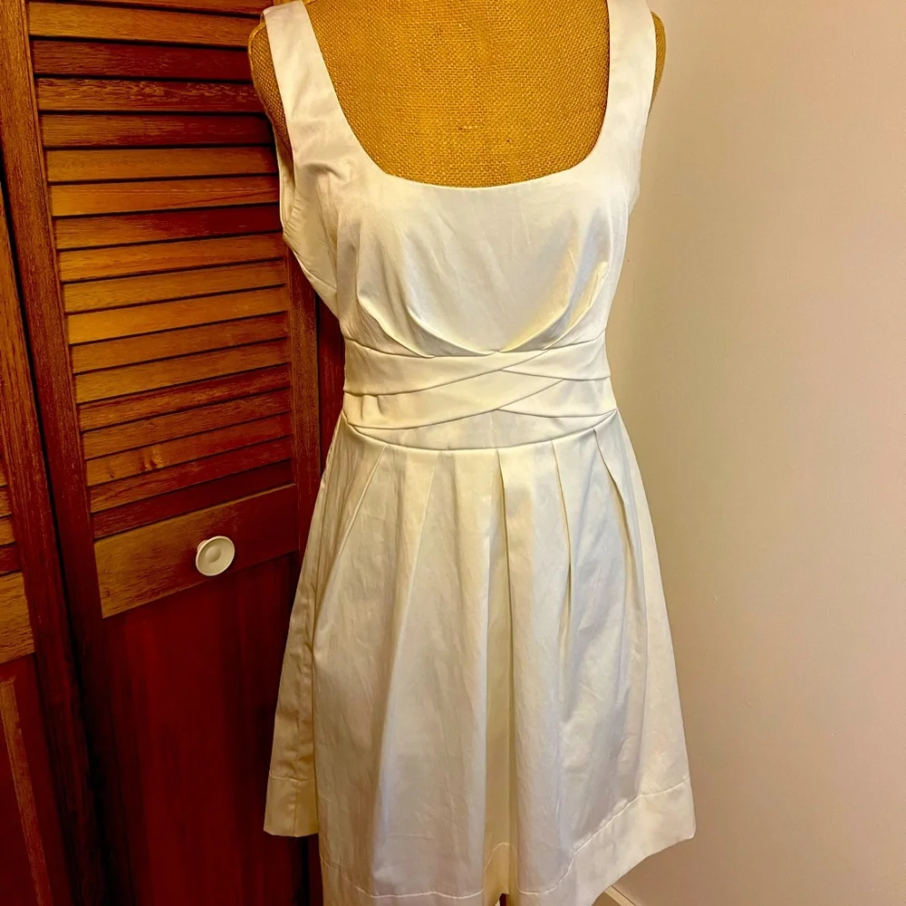 Beautiful spring dress - Picture 1 of 4